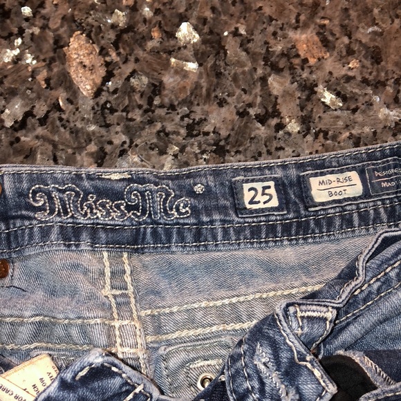 Rare Miss Me Mid-Rise Boot Jean Shorts Gold Highlights - Picture 4 of 9